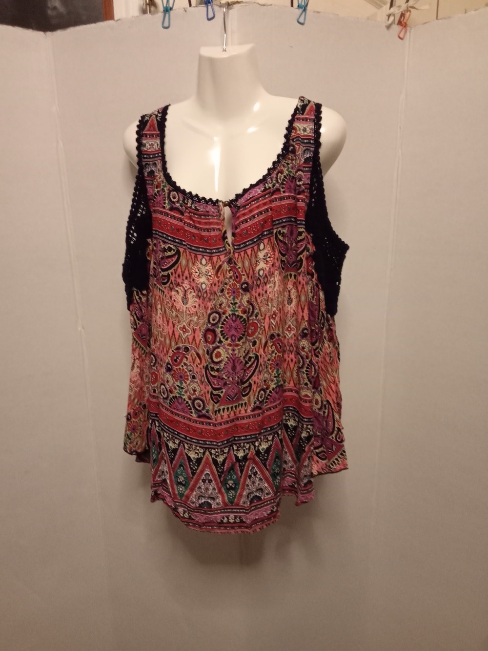 Bila 3X Women’s Boho Paisley Tunic Top Pink Red Black Crochet Sleeveless A6